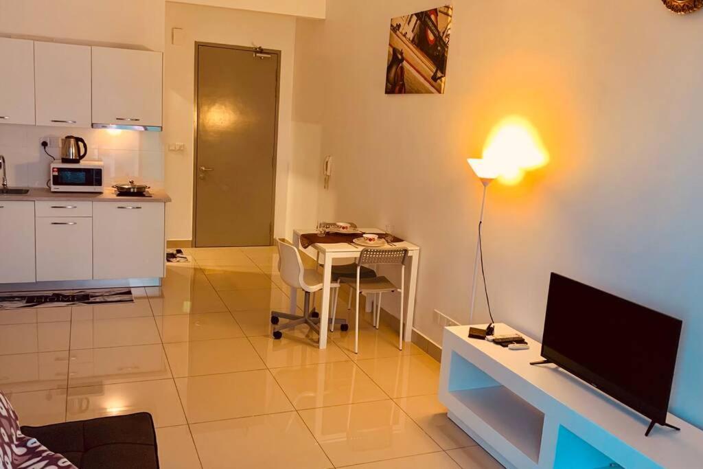 Cosy Studio Netflix Selfcheckin Cyberjaya 2 المظهر الخارجي الصورة